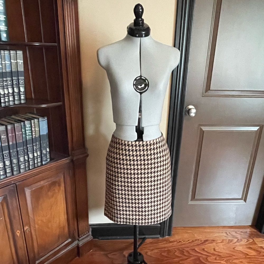 EUC Talbots Wool Blend  Brown And Cream Houndstooth Pencil Skirt for Work